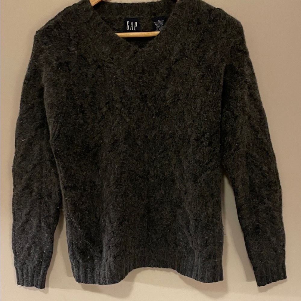 GAP Men's Charcoal Fuzzy lambswool and Angora Crewneck Sweater